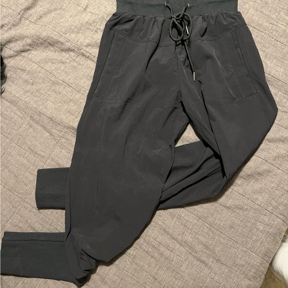 HALARA MID-RISE BLACK PAPER-BAG JOGGERS (SIZE SMALL)